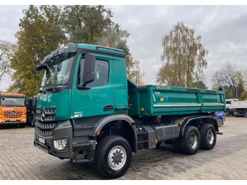 Самосвал MERCEDES-BENZ Arocs 3351