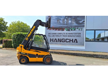 Телескопический погрузчик JCB