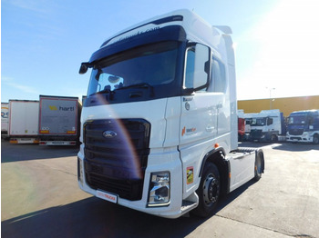 : фото в шапке страницы