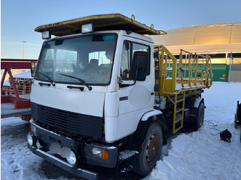 Грузовик MERCEDES-BENZ