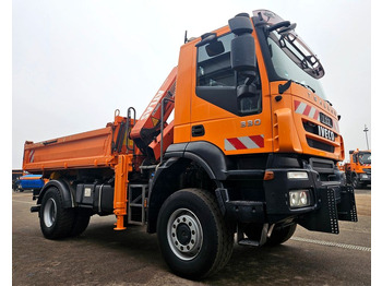 Самосвал IVECO Trakker