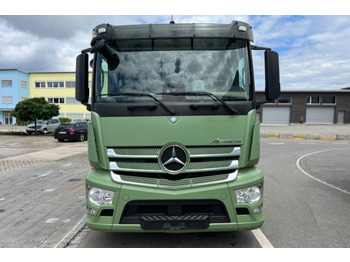 Грузовик-шасси Mercedes-Benz Actros 2543 6x2: фото 2