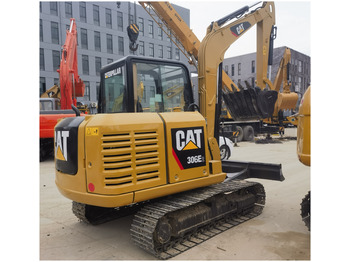 Гусеничный экскаватор CATERPILLAR 306E2