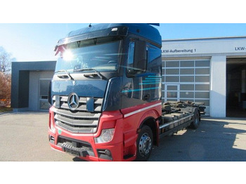 Грузовик-контейнеровоз/ Сменный кузов MERCEDES-BENZ Actros 1840