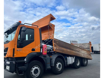 Самосвал IVECO Trakker