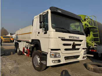 : фото в шапке страницы