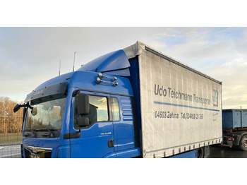 : фото в шапке страницы