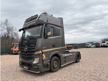 Тягач MERCEDES-BENZ Actros 1863