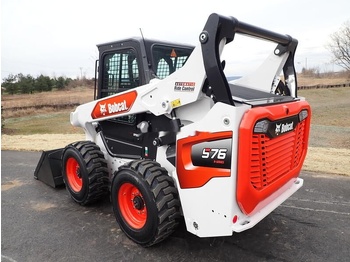 Мини-погрузчик с бортовым поворотом BOBCAT S76