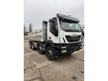 Самосвал IVECO Trakker