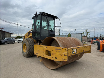 Компактор CATERPILLAR