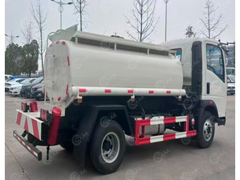 Грузовик-цистерна ISUZU