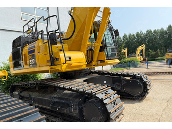 Гусеничный экскаватор KOMATSU