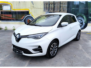 Легковой автомобиль RENAULT