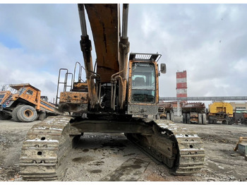 Гусеничный экскаватор HYUNDAI