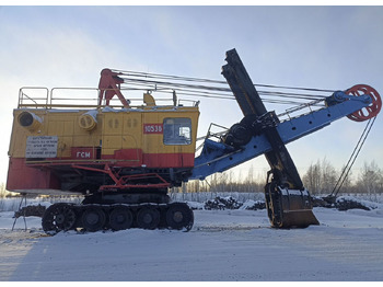 Гусеничный экскаватор