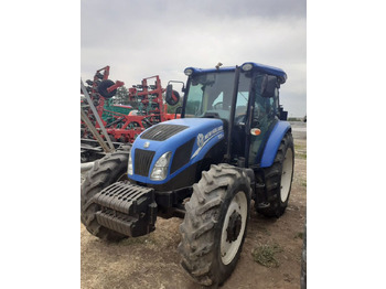 Трактор NEW HOLLAND TD5