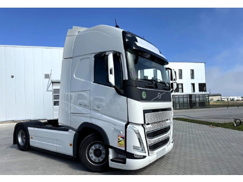 Тягач VOLVO FH13