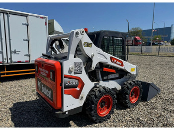 Мини-погрузчик с бортовым поворотом BOBCAT