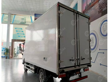 Грузовик с закрытым кузовом HYUNDAI