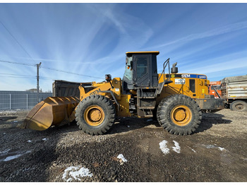 Колёсный погрузчик CATERPILLAR