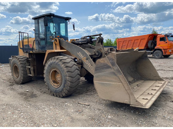 Колёсный погрузчик