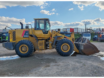 Колёсный погрузчик