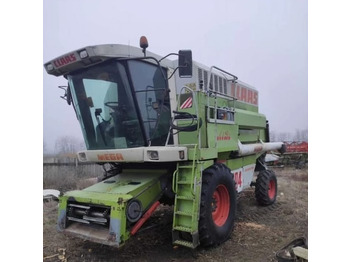 Зерноуборочный комбайн CLAAS Mega