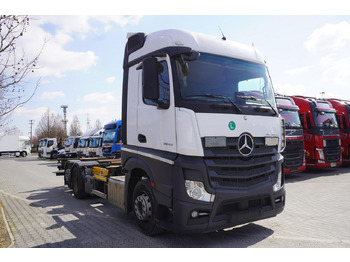 Грузовик-контейнеровоз/ Сменный кузов MERCEDES-BENZ Actros 2543