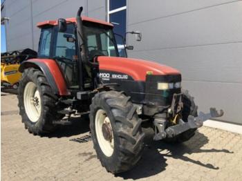 Трактор New Holland M 100: фото 1