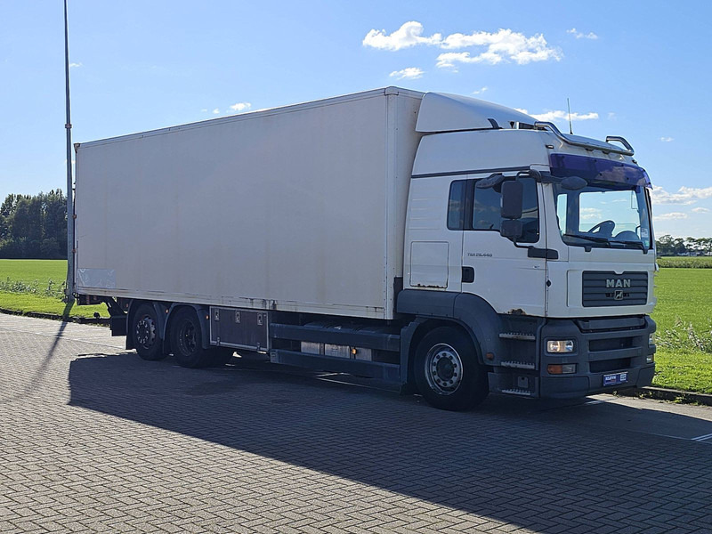 Грузовик с закрытым кузовом MAN 26.440 TGA LX 6X2 SIDE DOORS: фото 6