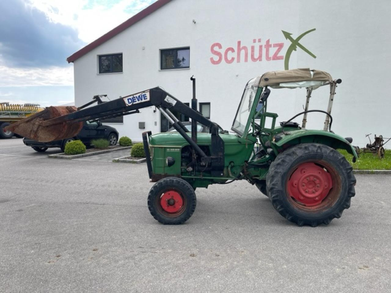 Deutz-Fahr D 4005 Frontlader Kleintraktor Deutz - Трактор: фото 1 Deutz-Fahr D 4005 Frontlader Kleintraktor Deutz - Трактор: фото 1