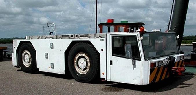 Schopf F396C - Аэродромный тягач: фото 1 Schopf F396C - Аэродромный тягач: фото 1