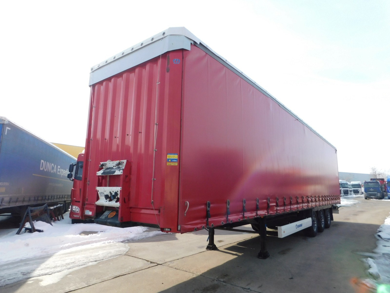 Krone Sd - Тентованный полуприцеп: фото 1 Krone Sd - Тентованный полуприцеп: фото 1