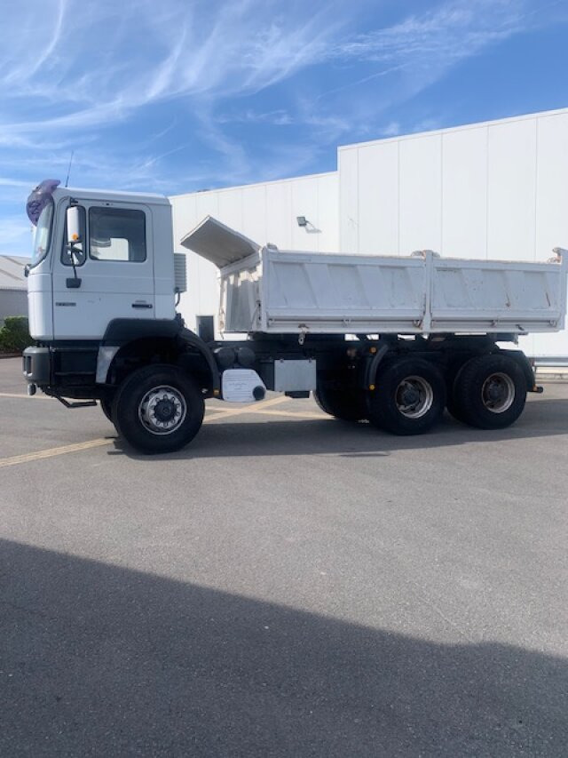 MAN T42 T42 6x6 - Самосвал: фото 1 MAN T42 T42 6x6 - Самосвал: фото 1
