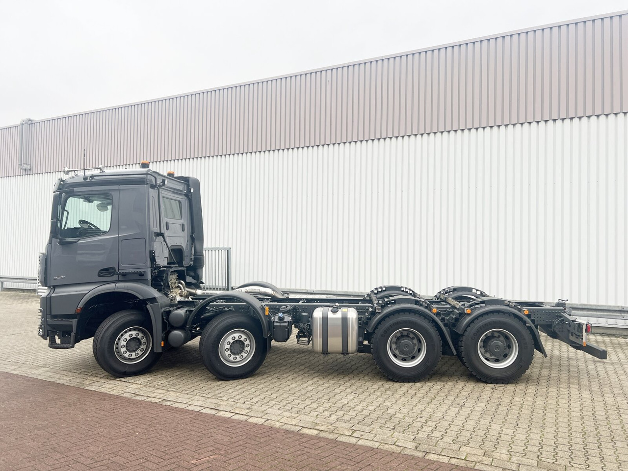 Новый Крюковой мультилифт Mercedes-Benz Arocs 3251 L 8x4/4 Arocs 3251 L 8x4/4: фото 13