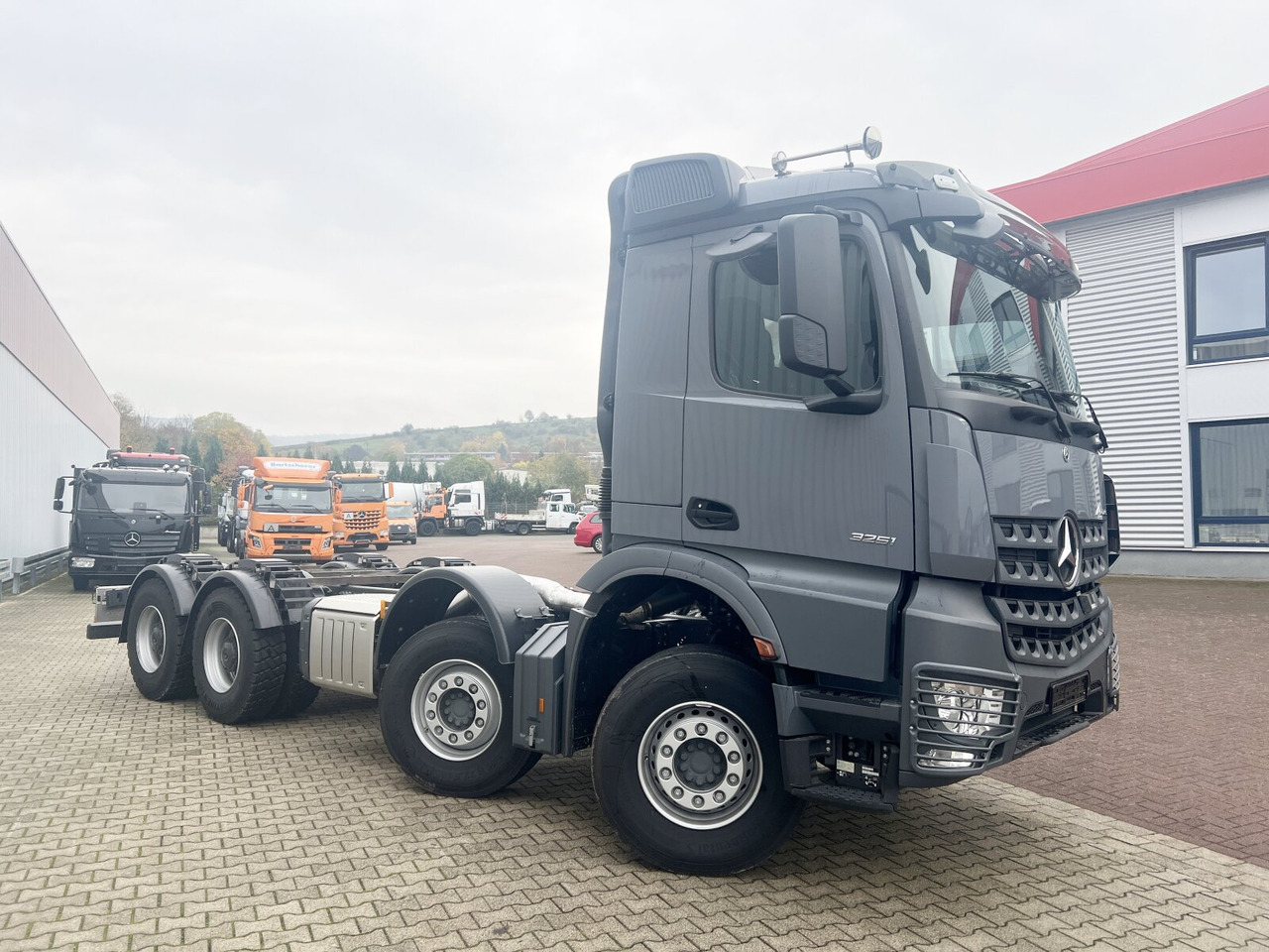 Новый Крюковой мультилифт Mercedes-Benz Arocs 3251 L 8x4/4 Arocs 3251 L 8x4/4: фото 9