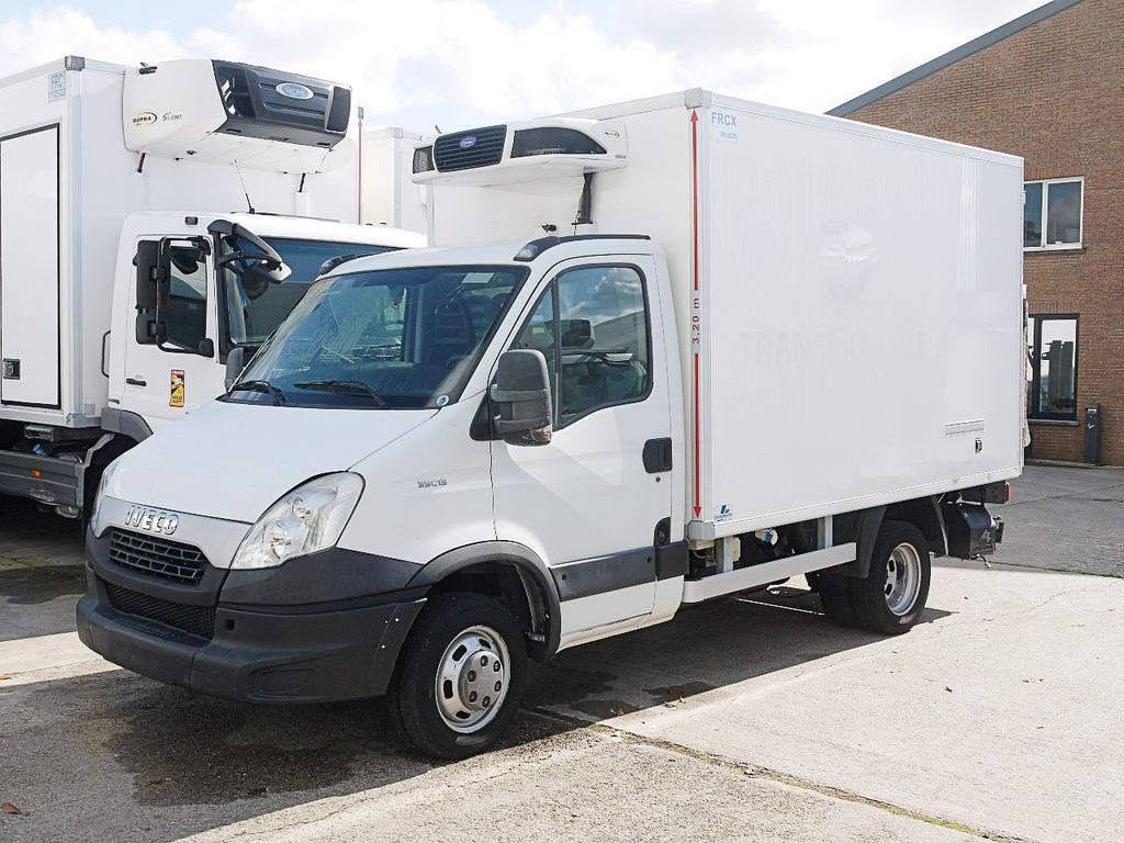 Iveco 35C13 KUHLKOFFER CARRIER PULSOR 350 Ladebordwand - Фургон-рефрижератор: фото 1 Iveco 35C13 KUHLKOFFER CARRIER PULSOR 350 Ladebordwand - Фургон-рефрижератор: фото 1