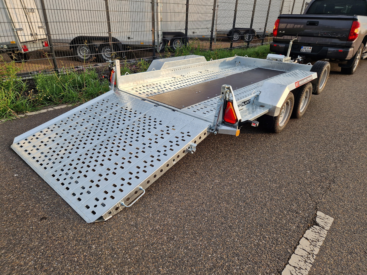 Brian James Digger Plant 543-3217-35 320x170 Auffahrklappe Reserverad Schaufelablage 3500kg - Прицеп для спецтехники: фото 1 Brian James Digger Plant 543-3217-35 320x170 Auffahrklappe Reserverad Schaufelablage 3500kg - Прицеп для спецтехники: фото 1