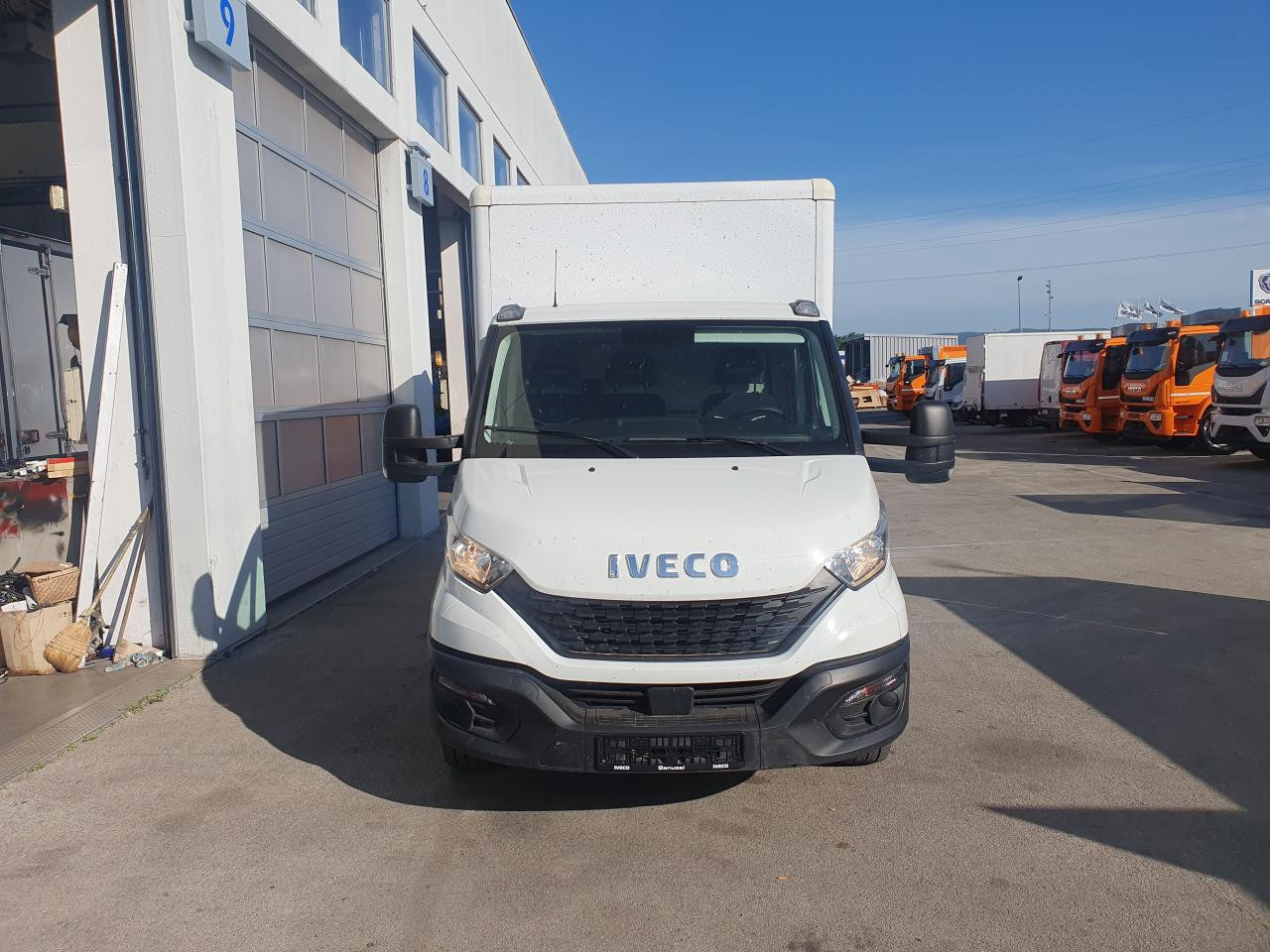 IVECO Daily 35S16 - Фургон с закрытым кузовом: фото 1 IVECO Daily 35S16 - Фургон с закрытым кузовом: фото 1