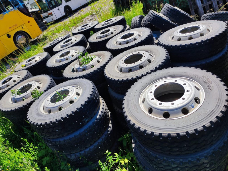 Bridgestone wheels 275/70 R22,5 on Alcoa aluminum rims - Шина для Грузовиков: фото 1 Bridgestone wheels 275/70 R22,5 on Alcoa aluminum rims - Шина для Грузовиков: фото 1