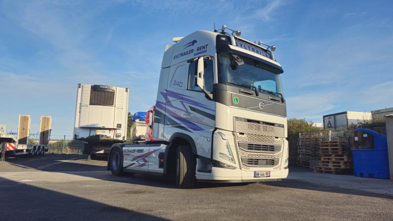 Volvo FH 500 Globetrotter XXL (Location / Rent) - Тягач: фото 1 Volvo FH 500 Globetrotter XXL (Location / Rent) - Тягач: фото 1