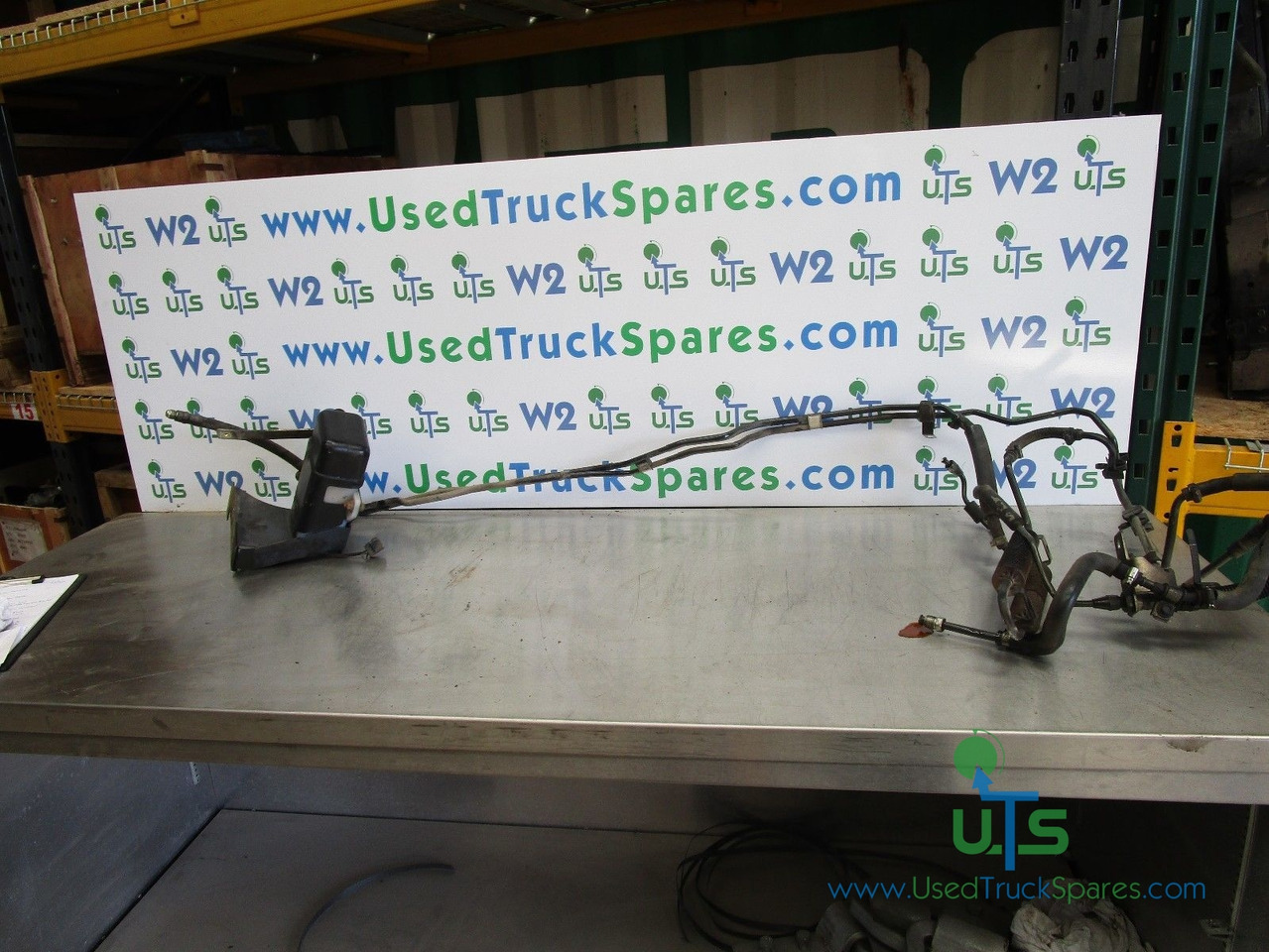 ISUZU N75 190 POWER STEERING RESERVOIR, PIPES AND COOLER - Рулевое управление для Грузовиков: фото 1 ISUZU N75 190 POWER STEERING RESERVOIR, PIPES AND COOLER - Рулевое управление для Грузовиков: фото 1