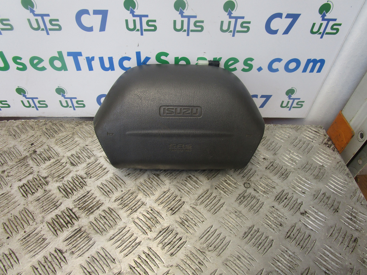 ISUZU N75 4HK1 STEERING WHEEL AIR BAG - Рулевое управление для Грузовиков: фото 1 ISUZU N75 4HK1 STEERING WHEEL AIR BAG - Рулевое управление для Грузовиков: фото 1