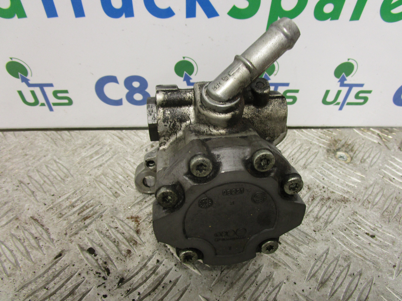 IVECO DAILY 3.0 POWER STEERING PUMP & DRIVE P/NO 7693955604 - Рулевое управление для Грузовиков: фото 1 IVECO DAILY 3.0 POWER STEERING PUMP & DRIVE P/NO 7693955604 - Рулевое управление для Грузовиков: фото 1