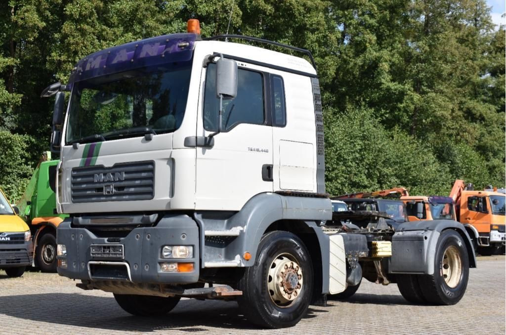 MAN TGA 18.440 BL/4x4 Allrad/2-Kreis Hydraulik,E4 - Тягач: фото 1 MAN TGA 18.440 BL/4x4 Allrad/2-Kreis Hydraulik,E4 - Тягач: фото 1