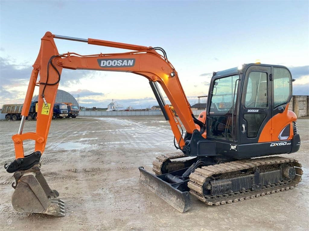 Doosan DX 60 C - Мини-экскаватор: фото 1 Doosan DX 60 C - Мини-экскаватор: фото 1