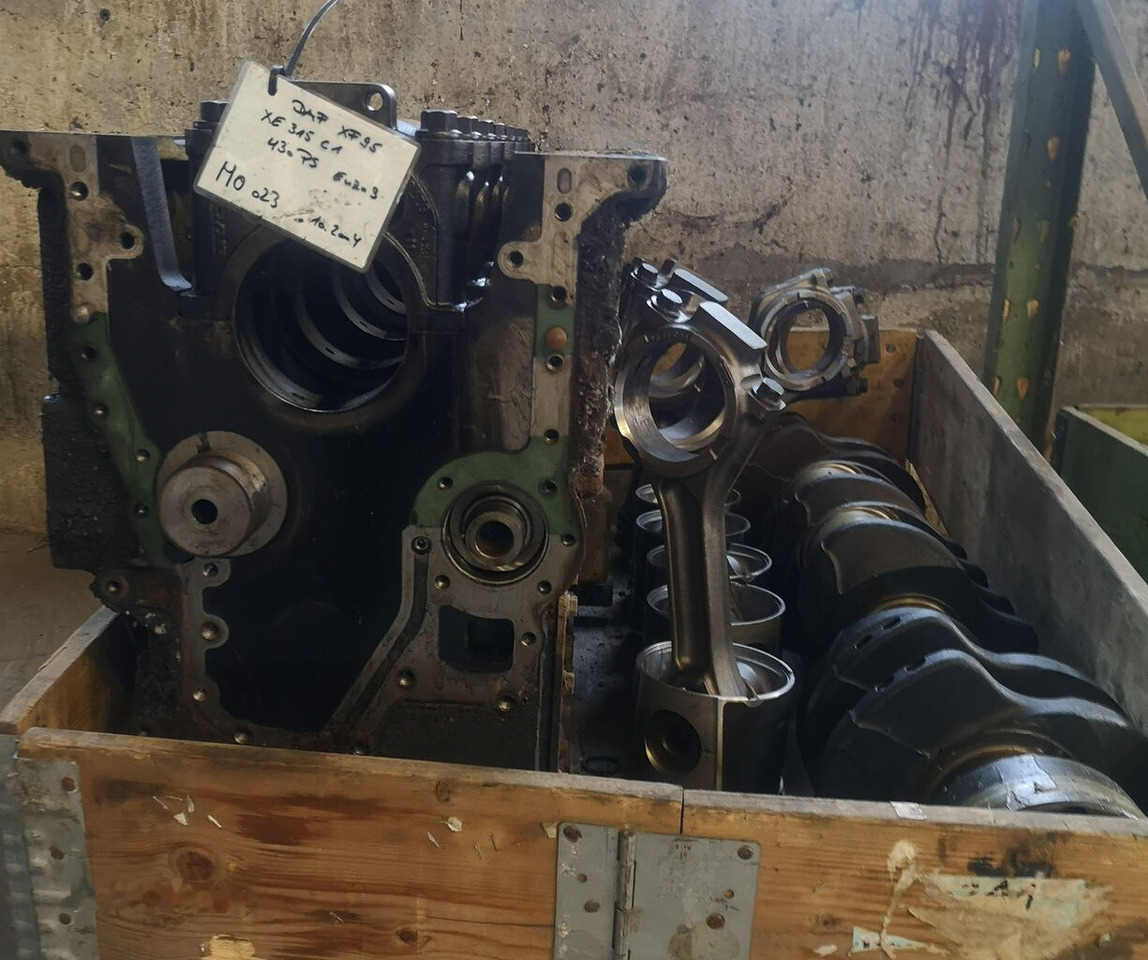DAF Ersatztteile 0281010045 DAF XF 95 - Блок цилиндров для Грузовиков: фото 1 DAF Ersatztteile 0281010045 DAF XF 95 - Блок цилиндров для Грузовиков: фото 1