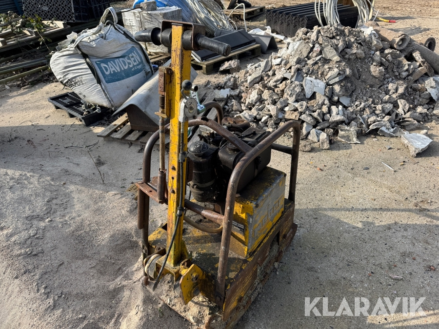 Pladevibrator Weber TC55 - Виброплита: фото 1 Pladevibrator Weber TC55 - Виброплита: фото 1