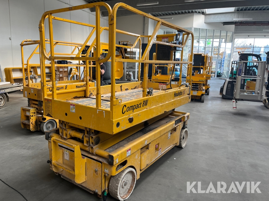 Saxlift Haulotte Compact 8W - Ножничный подъемник: фото 1 Saxlift Haulotte Compact 8W - Ножничный подъемник: фото 1